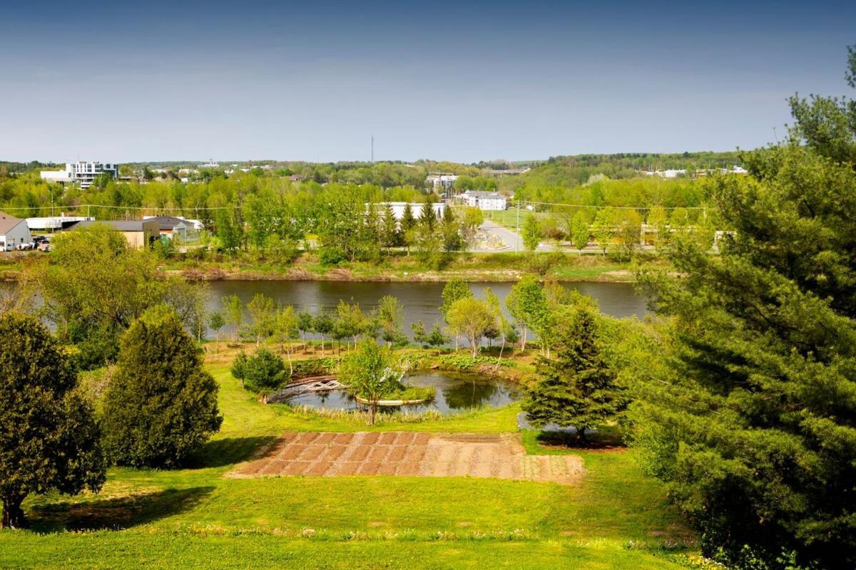 Hebergement "La Maison En Bois Rond" Sainte-Marie Стая снимка