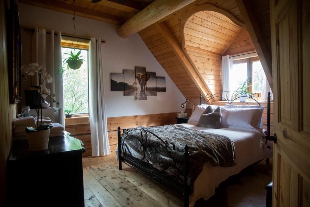 Hebergement "La Maison En Bois Rond" Sainte-Marie Стая снимка